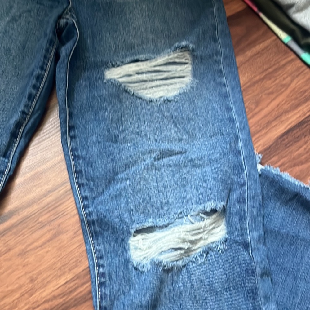 Juniors SO Mom Jeans - Picture 3 of 9